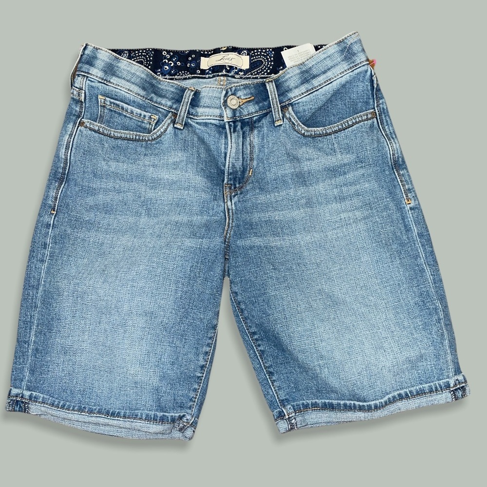Levi's Womens Jeans Shorts Bermuda  Size 4 Medium Wash shorts